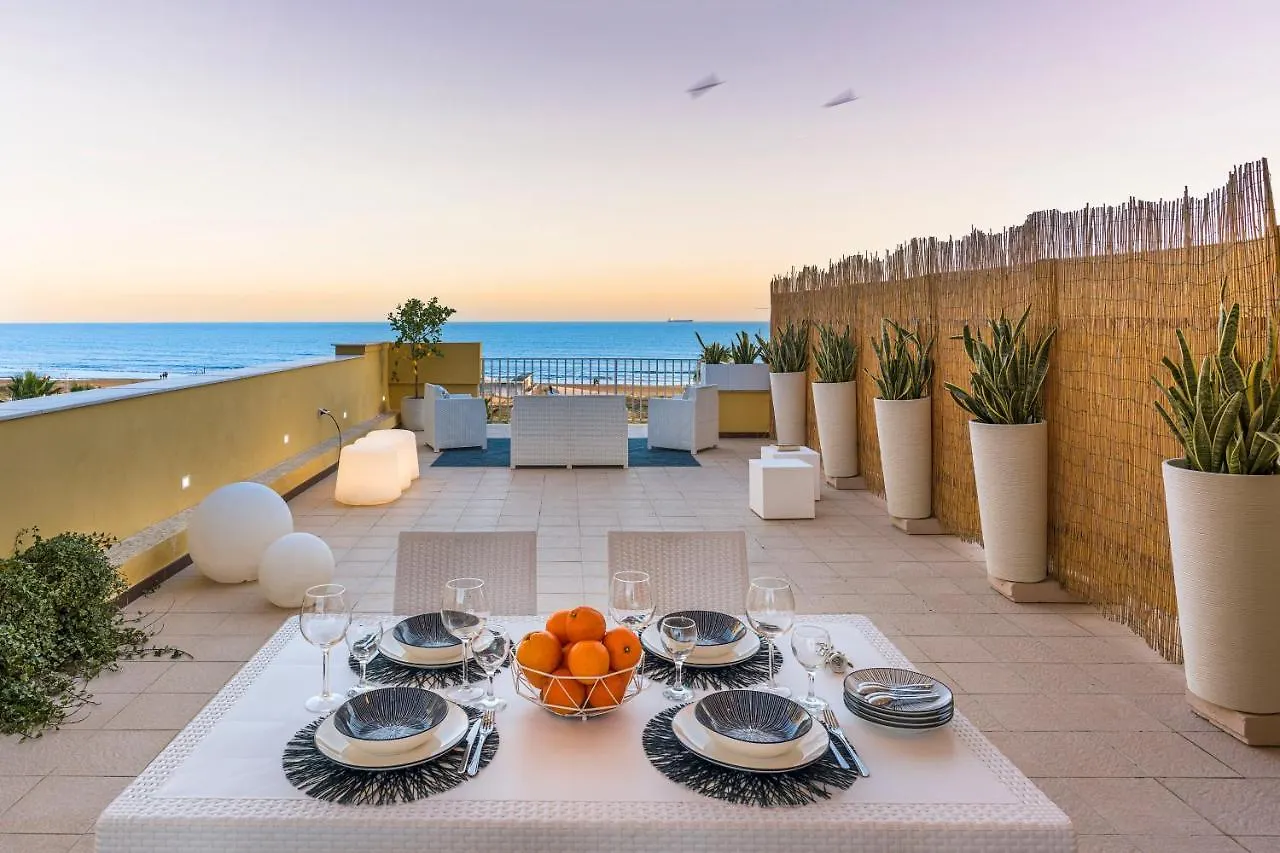 Acquaduci - Casa Vacanza Fronte Mare lungomare Pietre Nere Pozzallo 0*,  Italia